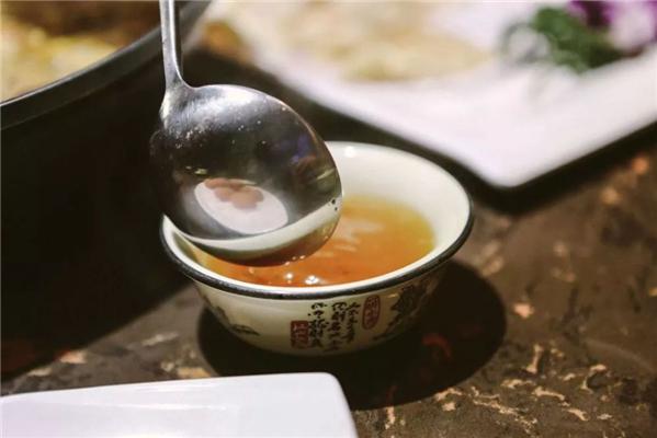 云南19怪？吃野生菌子先要吞25分钟口水