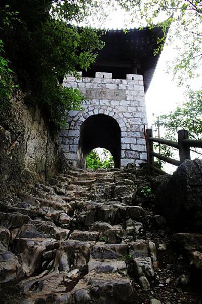 张一枚丨相看两不厌,唯有豆沙关